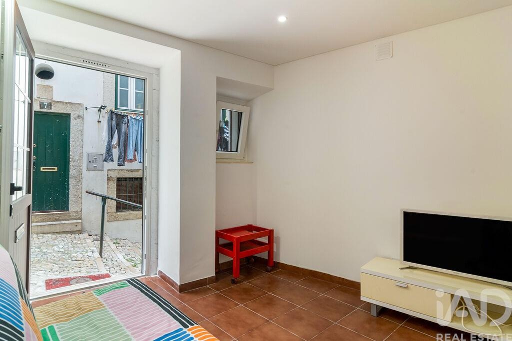 Apartment in Santa Maria Maior - Image 2