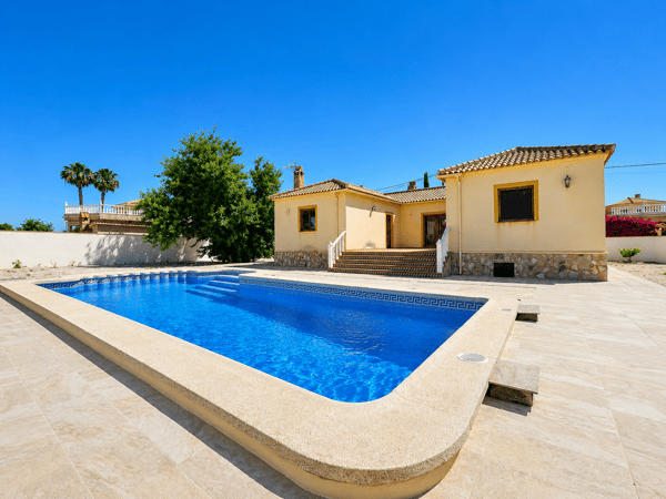Villa in Catral - view 1