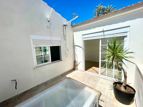 House in Ciudad Jardin - view 1