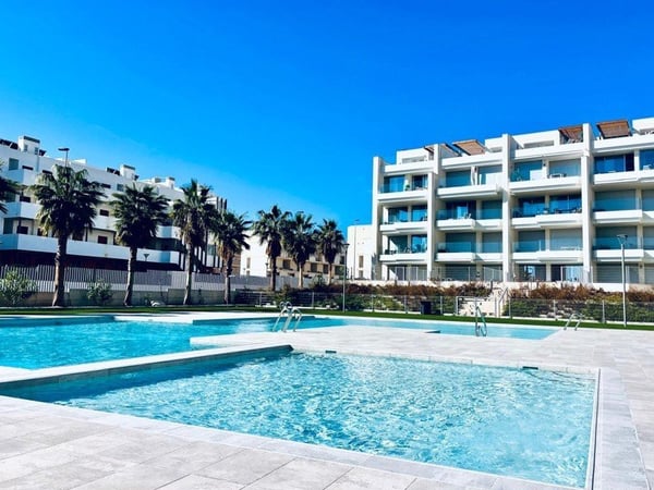 Apartment in Villamartin - view 1