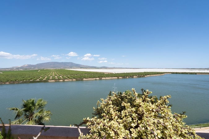 Apartment in Ganuelas - view 1