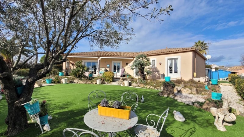 House in Autignac - view 1