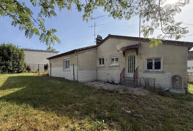 House in Ruffec - view 1