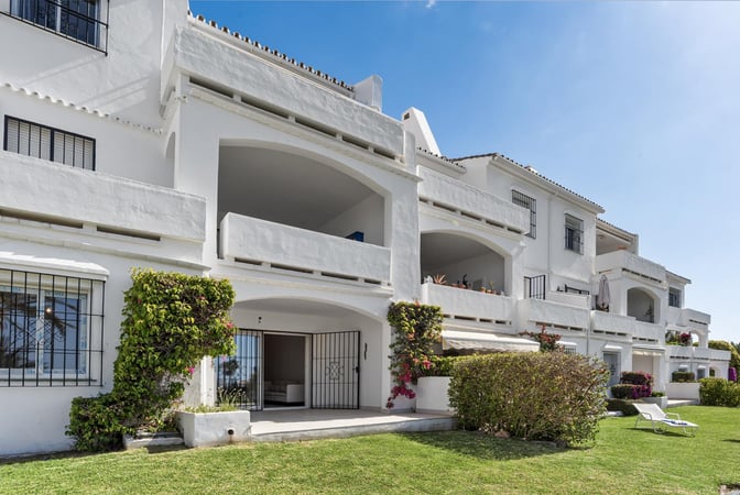 Apartment in Nueva Andalucia - view 1