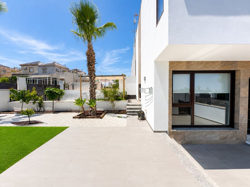 House in Los Balcones - Image 2