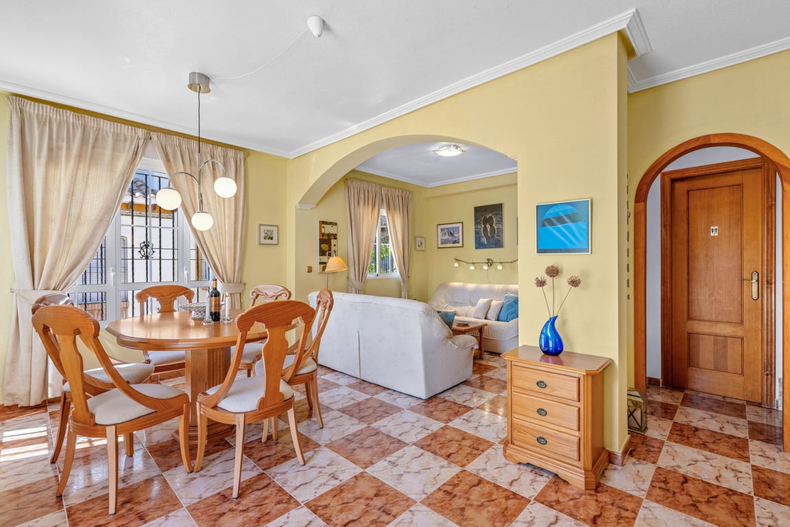 Villa in Dehesa de Campoamor - Image 2