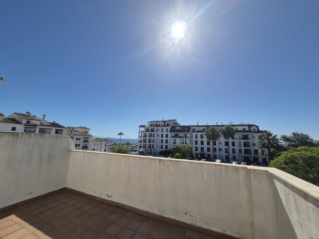 House in La Duquesa - Image 3