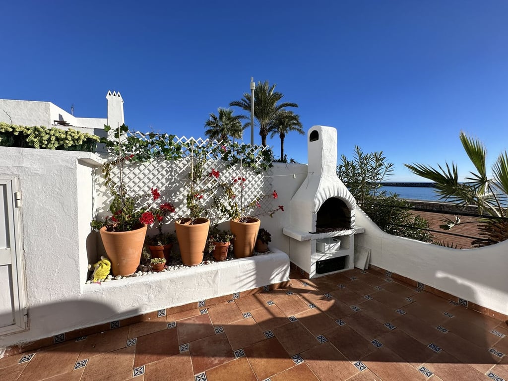 House in La Duquesa - Image 3