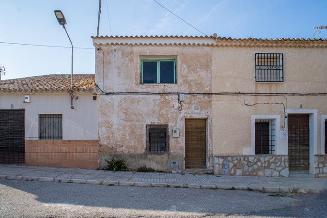 House in Yecla - view 1