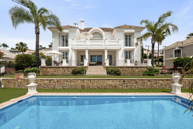 Villa in Marbella - view 1