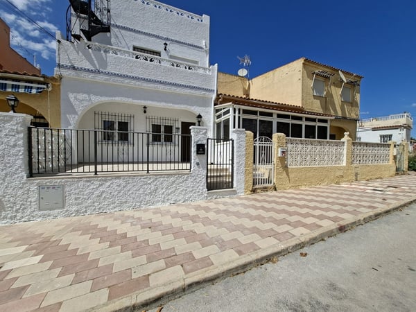 House in San Fulgencio - view 1