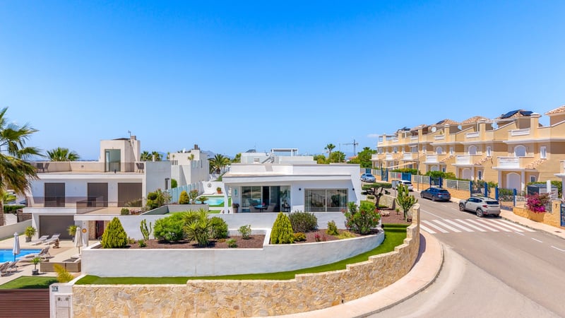 Villa in San Fulgencio - view 1