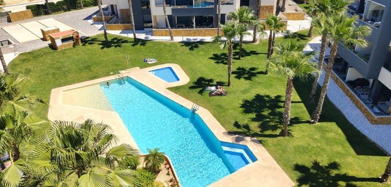 Apartment in Residencia los Altos - view 1