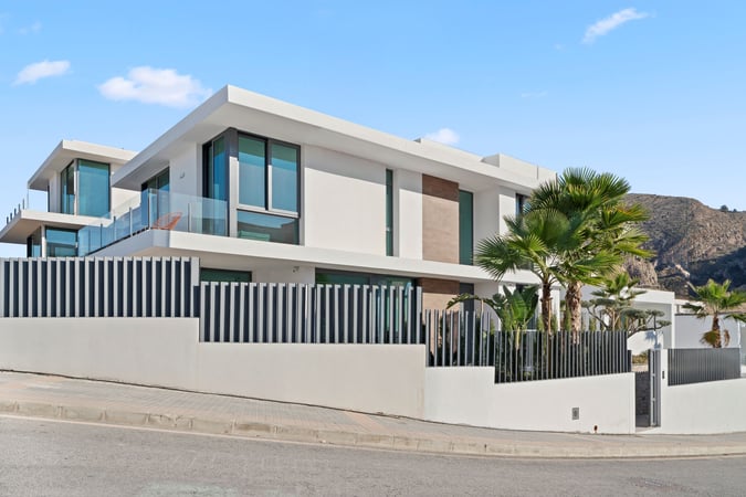 Villa in Benidorm - view 1