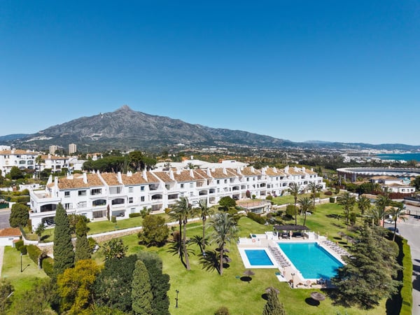 Apartment in Nueva Andalucia - view 1