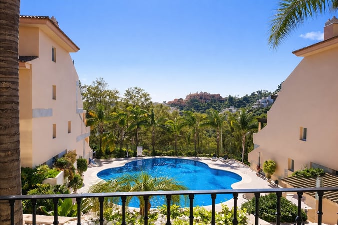 Apartment in Nueva Andalucia - view 1