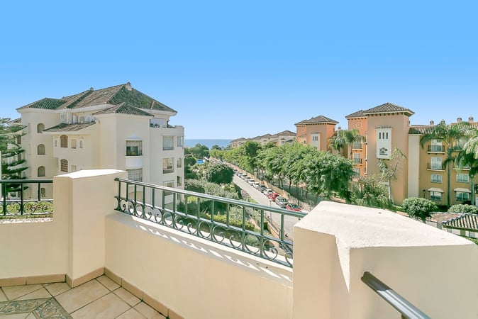 Apartment in Marbella - view 1