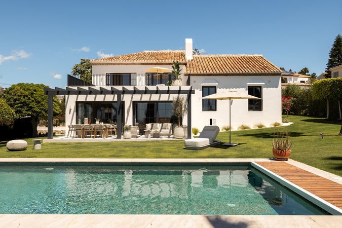 Villa in Benahavis - view 1
