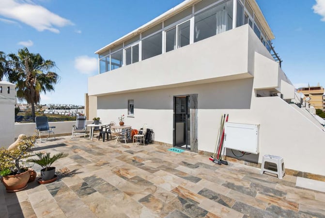 Apartment in Villamartin - view 1
