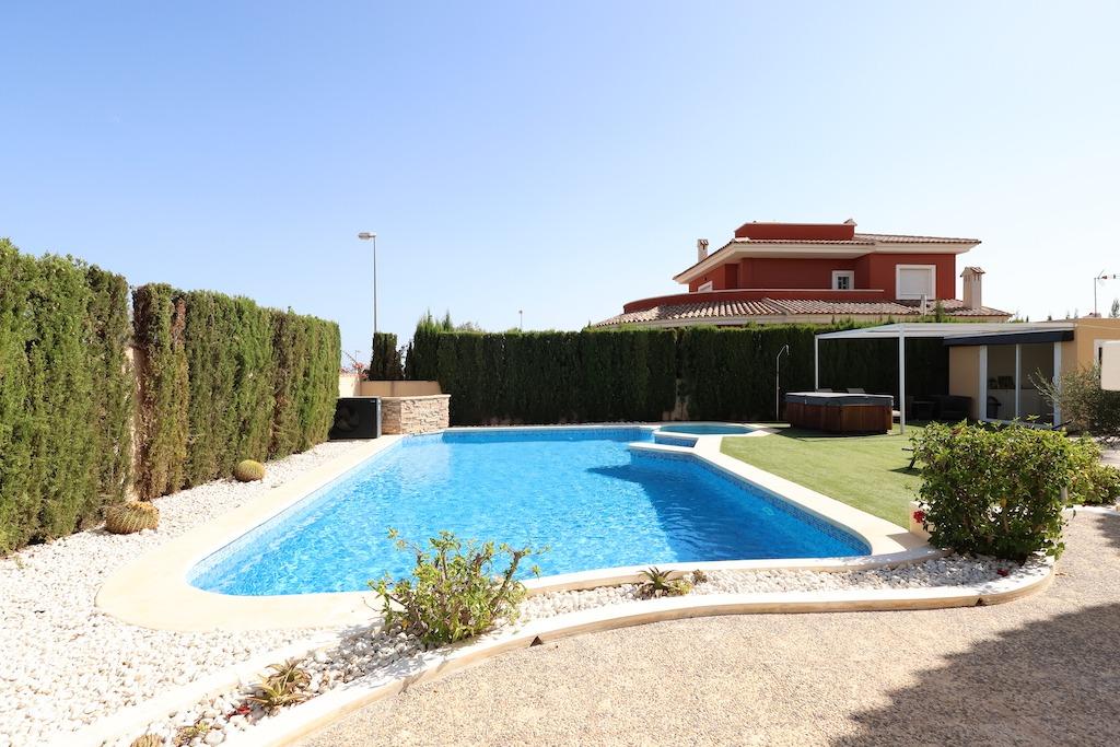 Villa in Ciudad Quesada - Image 2