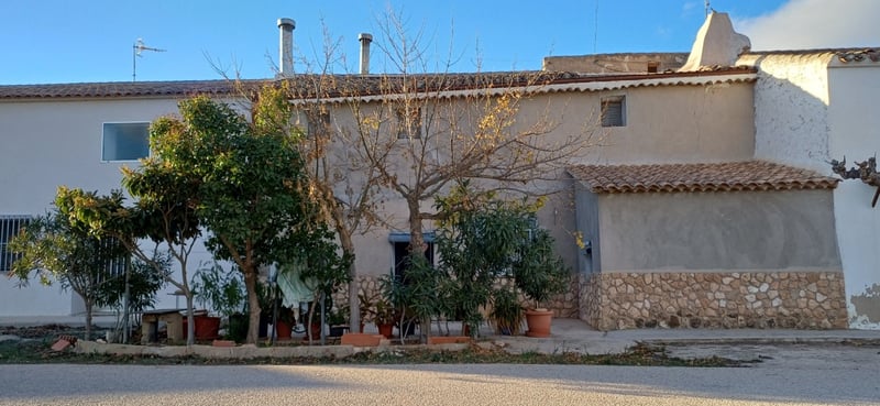 House in Yecla - view 1