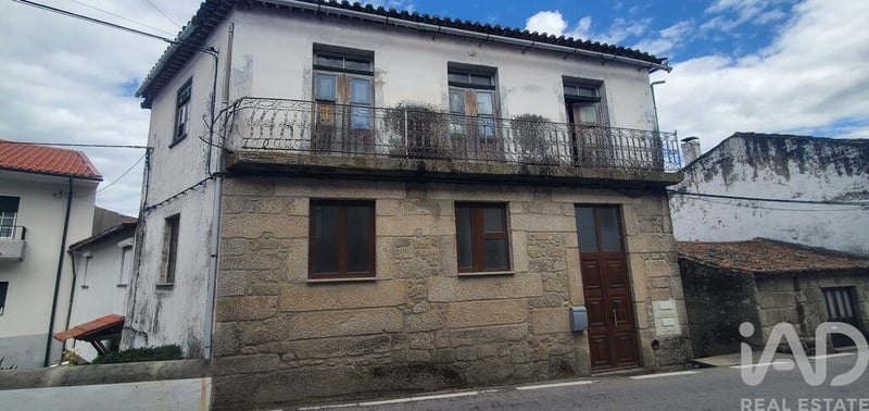 House in Alpedrinha - view 1