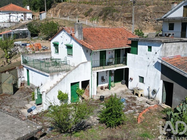 House in Candedo - view 1