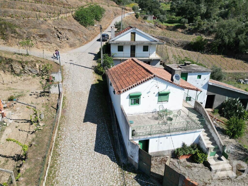 House in Candedo - Image 2