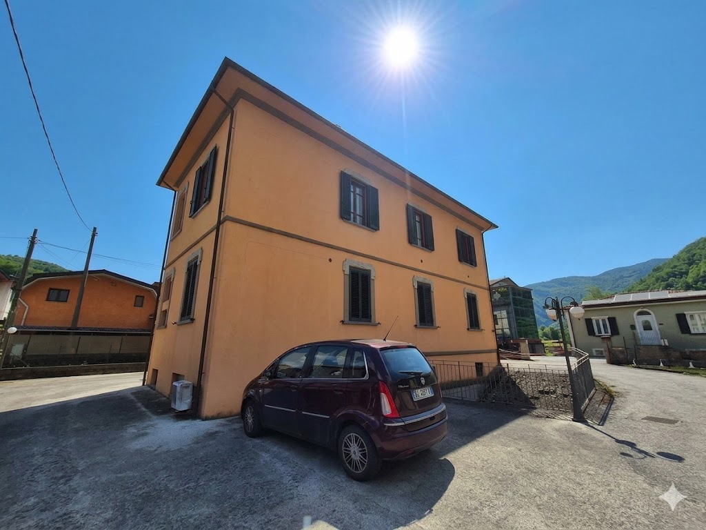 House in Castelnuovo di Garfagnana - Image 3