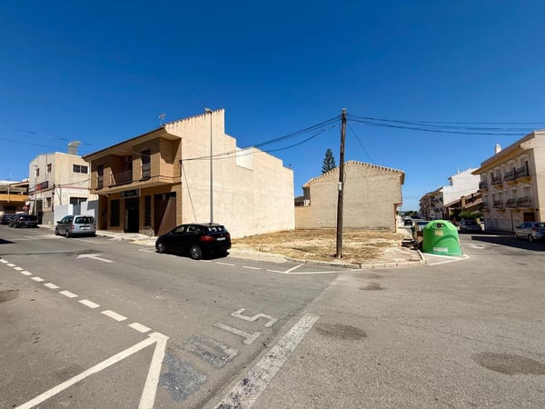 House in San Miguel de Salinas - view 1