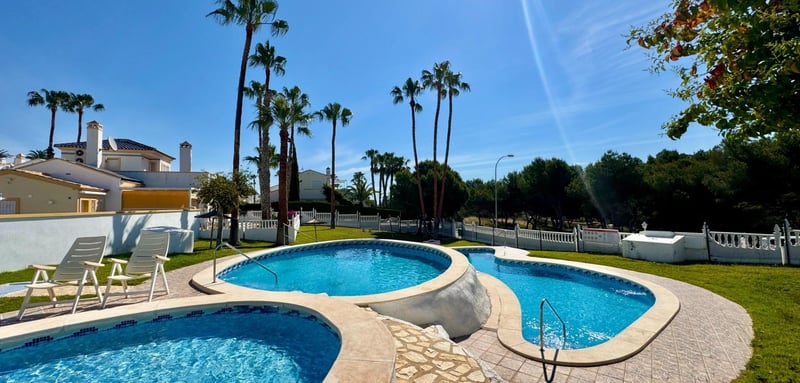 House in Villamartin - view 1