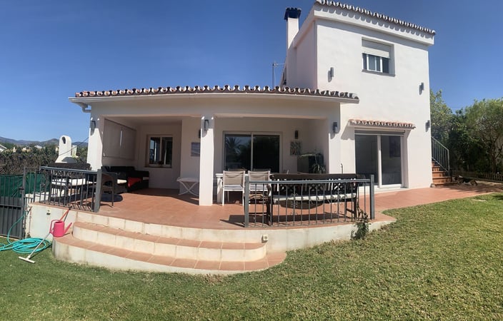 Villa in San Pedro de Alcantara - view 1