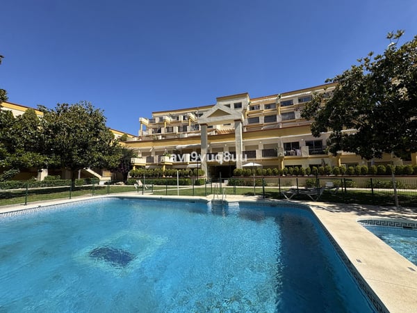 Apartment in Elviria - view 1