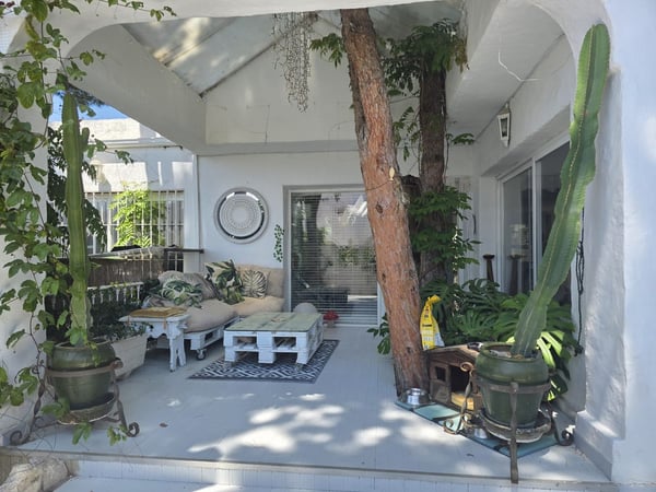 Villa in Artola - view 1