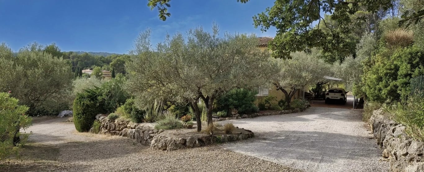 House in Saint-Antonin-du-Var - Image 3