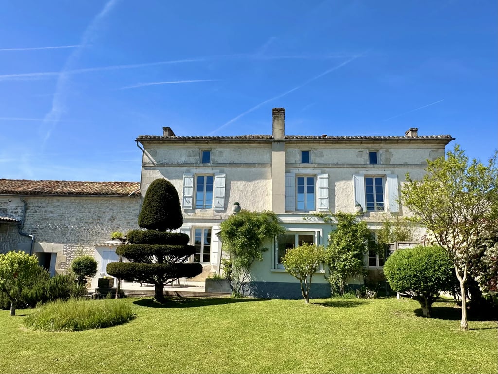 House in Saint-Saturnin