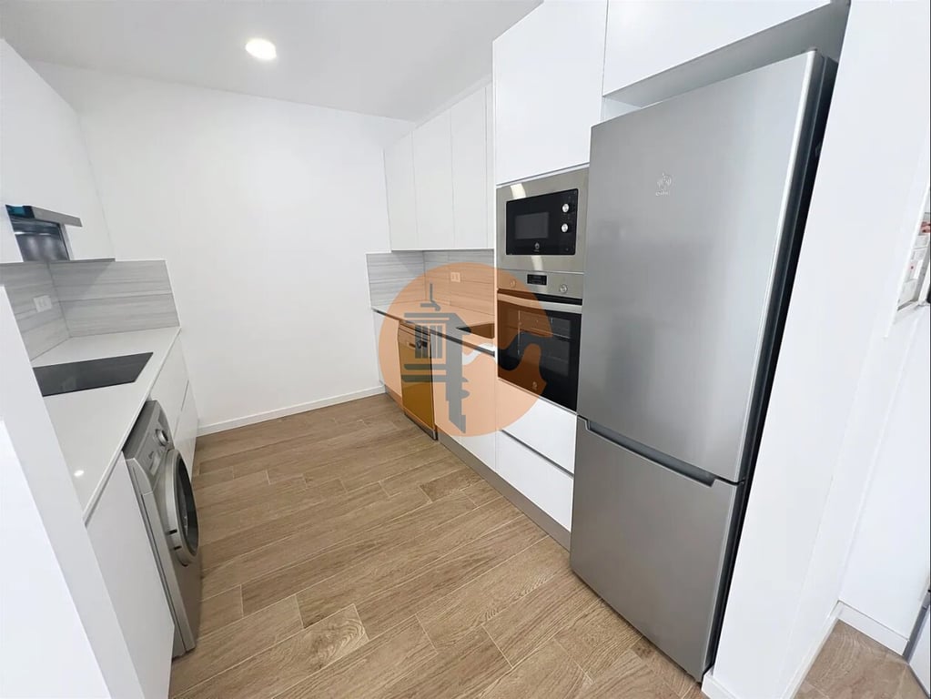 Apartment in Vila Real de Santo Antonio - Image 2