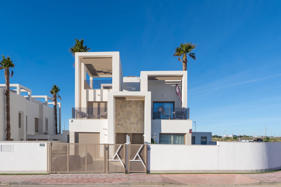 House in Los Alcazares - Image 2