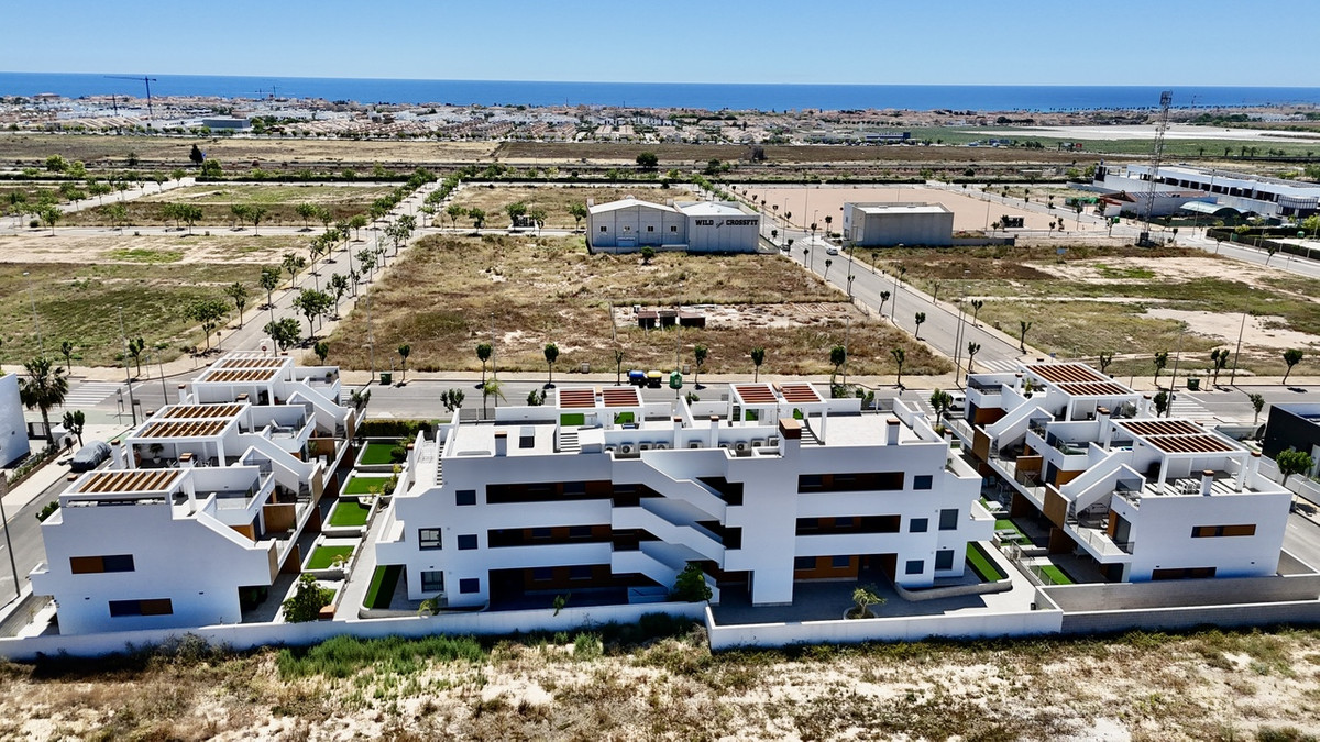 Apartment in Los Tarragas - Image 2