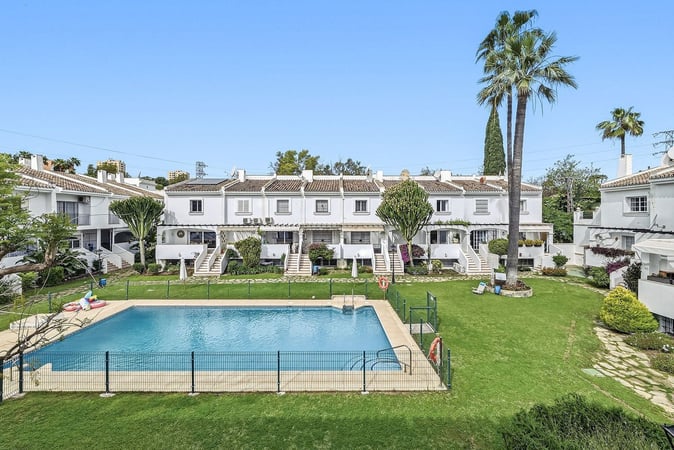 House in Nueva Andalucia - view 1