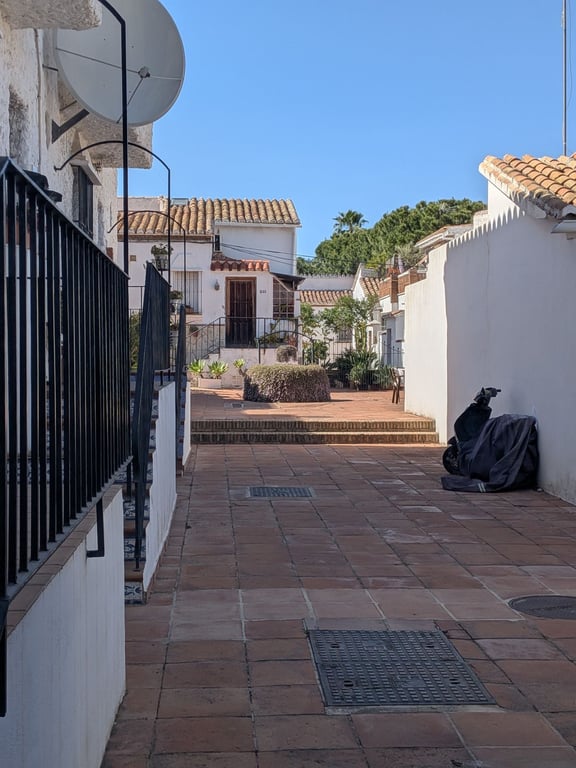 House in Marbella - Image 2