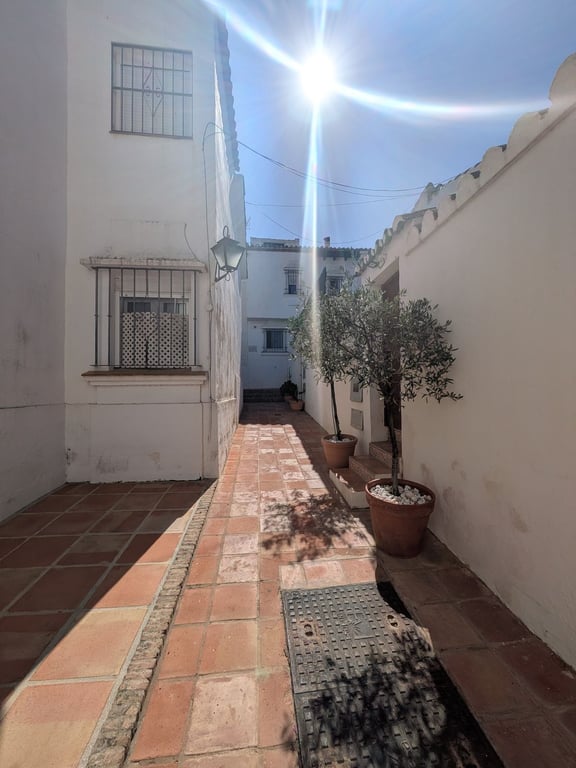 House in Marbella - Image 3
