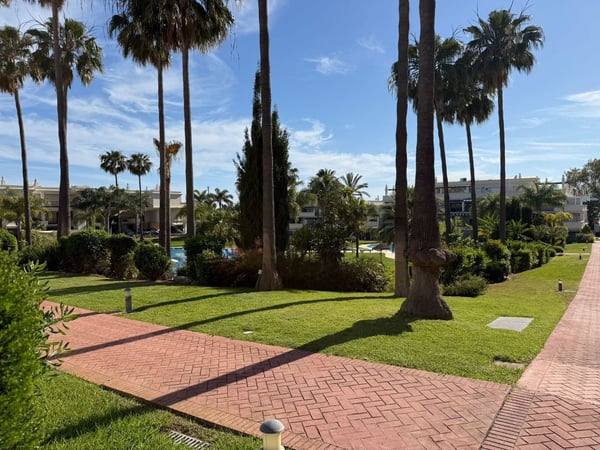 Apartment in Nueva Andalucia - view 1