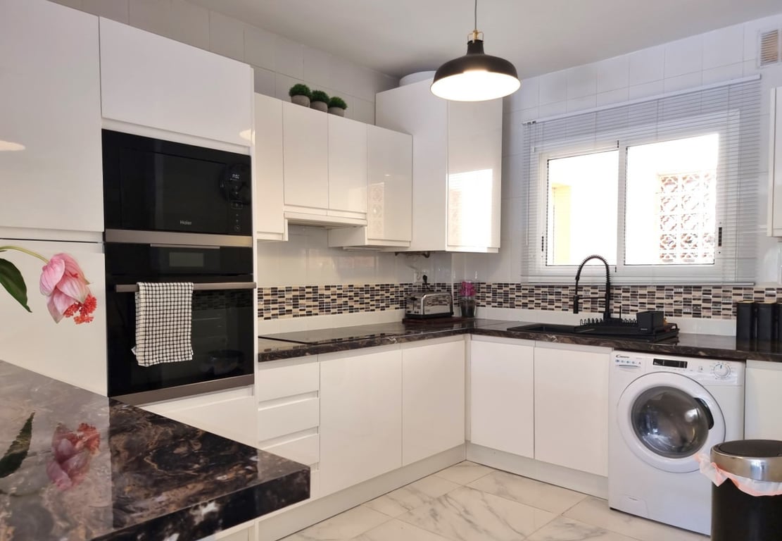 Penthouse in Artola - Image 3