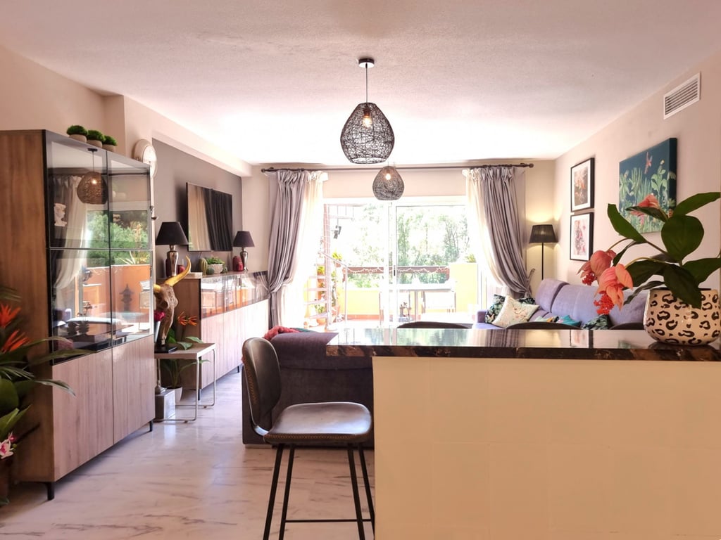 Penthouse in Artola - Image 2