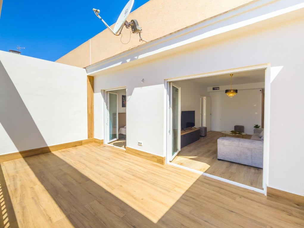 Apartment in Torrevieja - Image 2