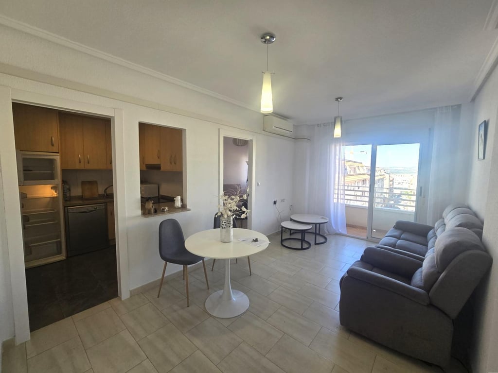 Apartment in Torrevieja - Image 3