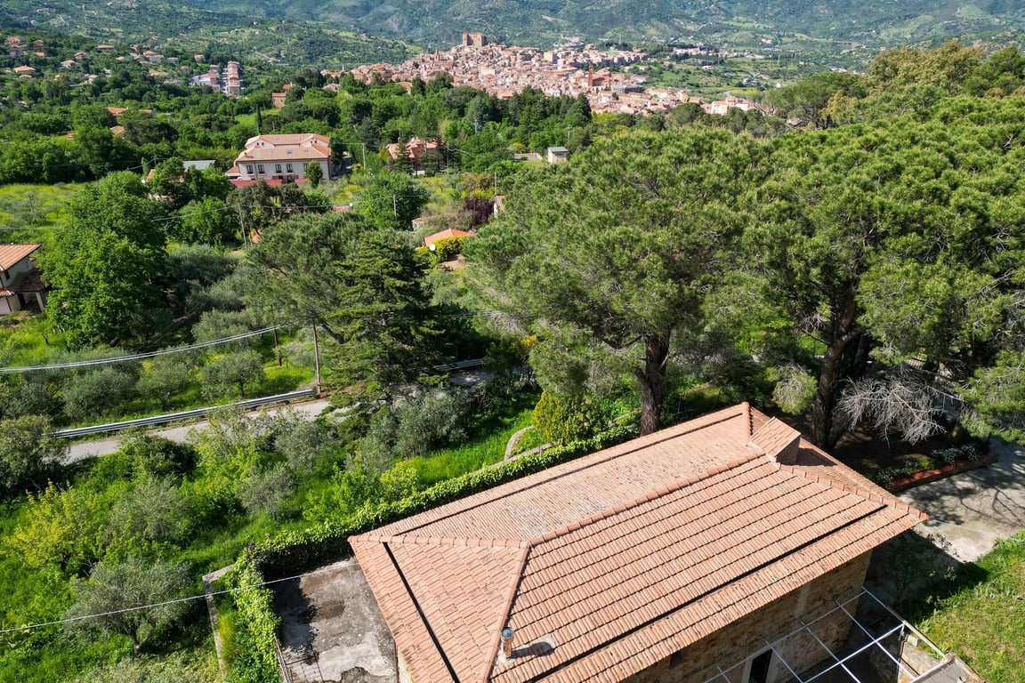 House in Castelbuono - Image 2