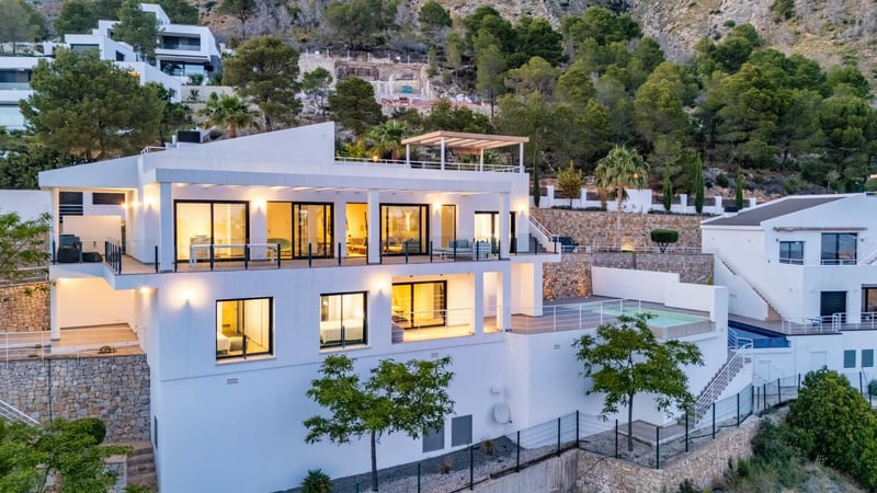 Villa in Pinos - view 1