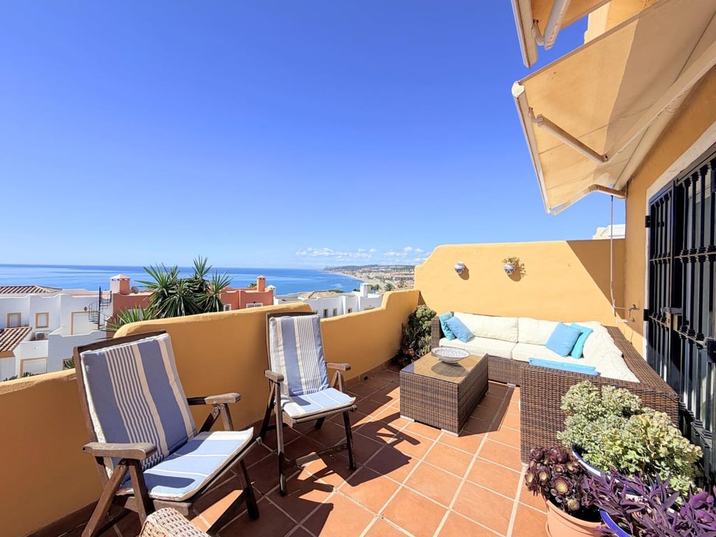 Penthouse in Casares - Image 2